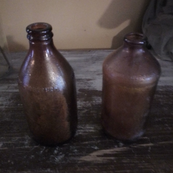 ****#495******2 Old Brown Beer Bottles, No Deposit No Return 1970s - Picture 3 of 3